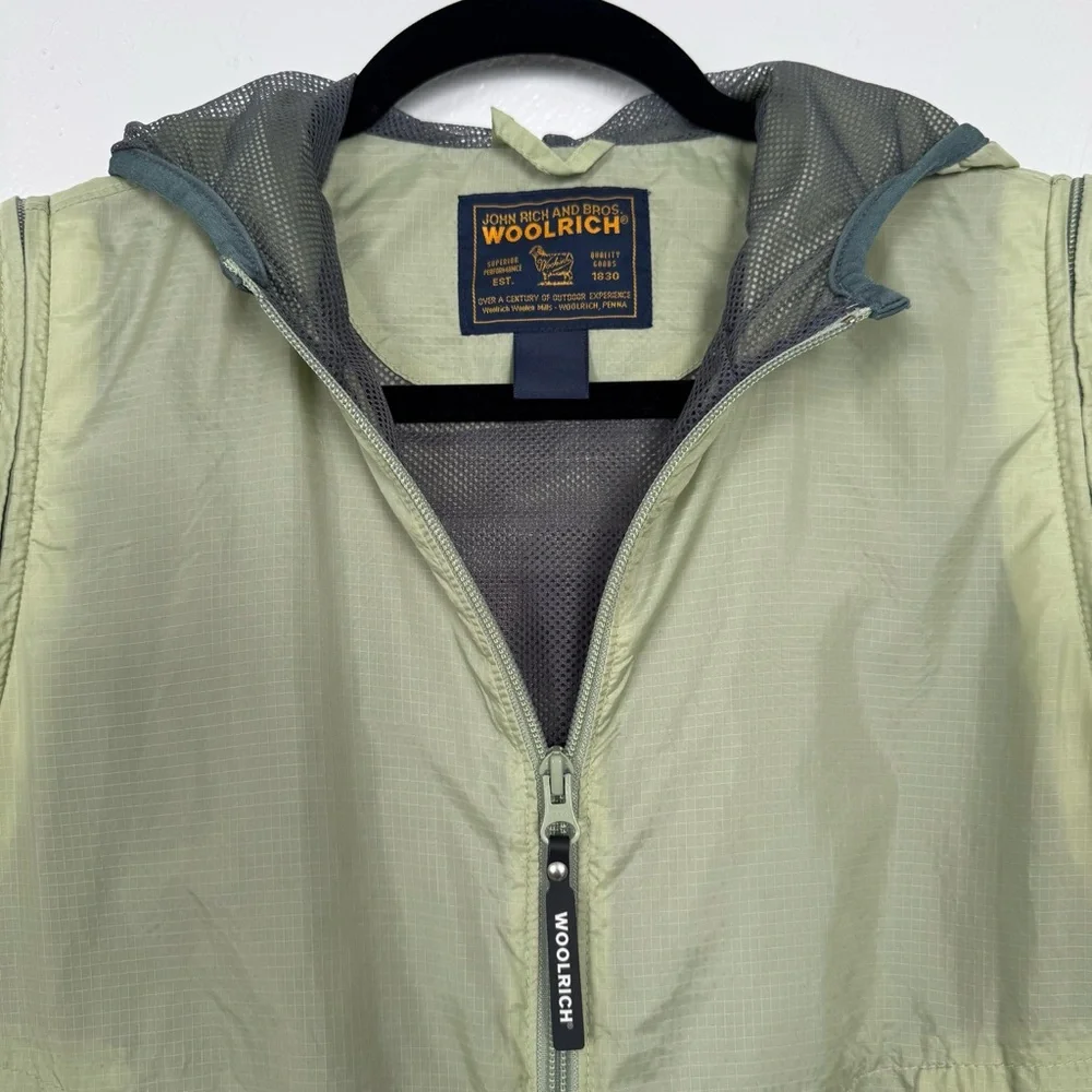 Woolrich Jacket Women Small Green Nylon Windbreaker Removable‎ Sleeves Outdoor